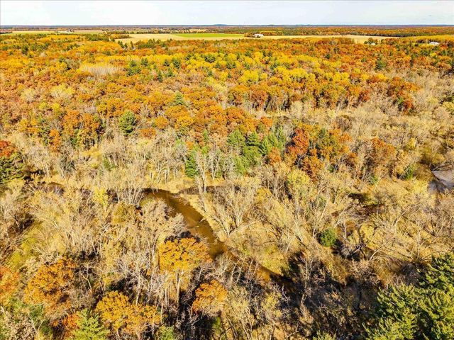 1894 W 16th Avenue, Friendship, WI 53934