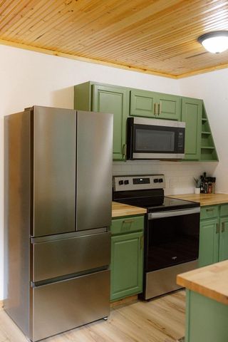 1894 W 16th Avenue, Friendship, WI 53934