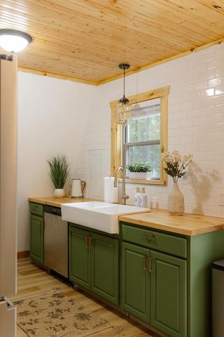 1894 W 16th Avenue, Friendship, WI 53934