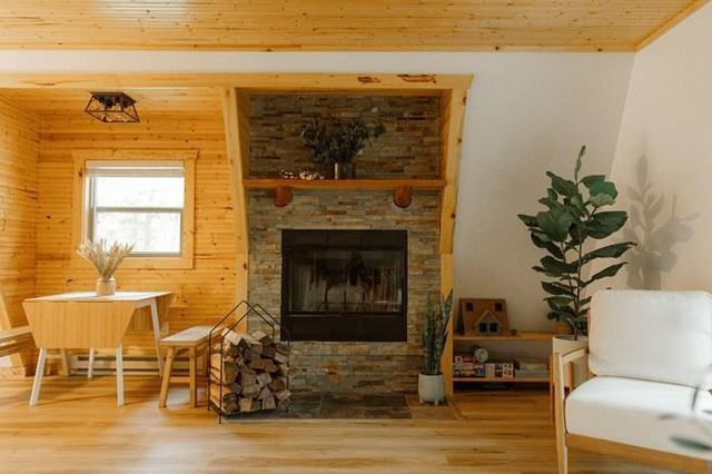 1894 W 16th Avenue, Friendship, WI 53934