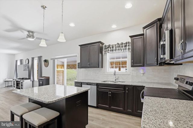 95 RED MAPLE DR, Etters, PA 17319