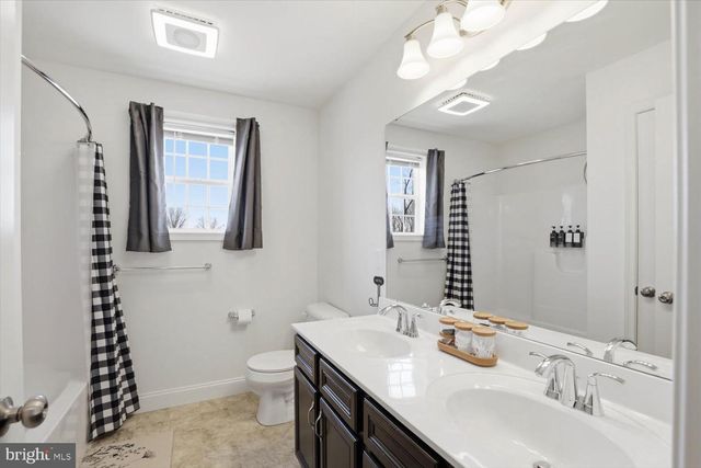 95 RED MAPLE DR, Etters, PA 17319