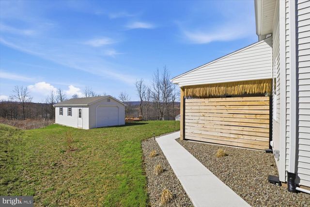95 RED MAPLE DR, Etters, PA 17319