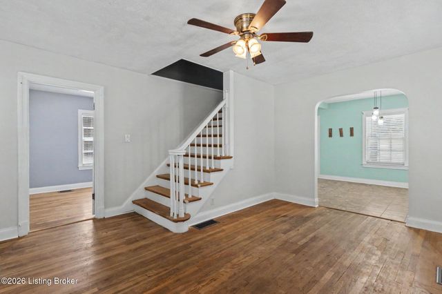 2412 Bradley Ave, Louisville, KY 40217