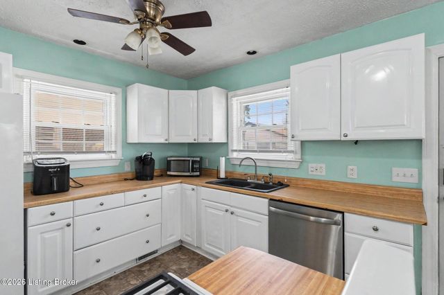 2412 Bradley Ave, Louisville, KY 40217
