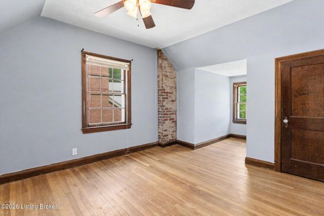 2412 Bradley Ave, Louisville, KY 40217