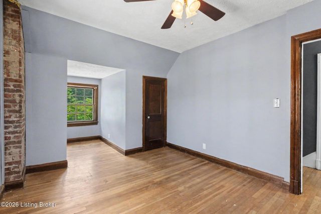 2412 Bradley Ave, Louisville, KY 40217