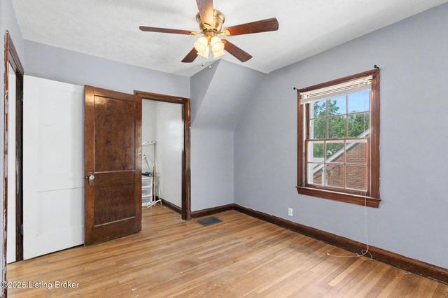 2412 Bradley Ave, Louisville, KY 40217