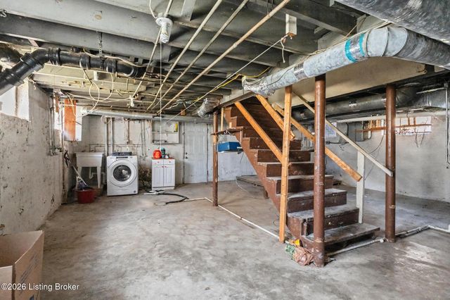2412 Bradley Ave, Louisville, KY 40217