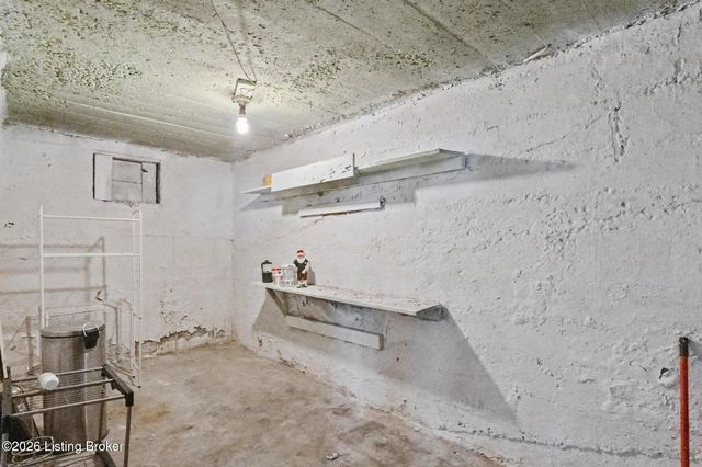 2412 Bradley Ave, Louisville, KY 40217