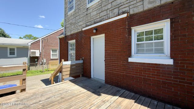 2412 Bradley Ave, Louisville, KY 40217