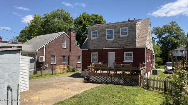 2412 Bradley Ave, Louisville, KY 40217