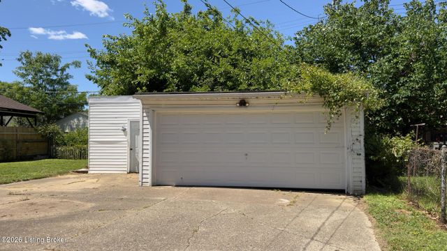 2412 Bradley Ave, Louisville, KY 40217