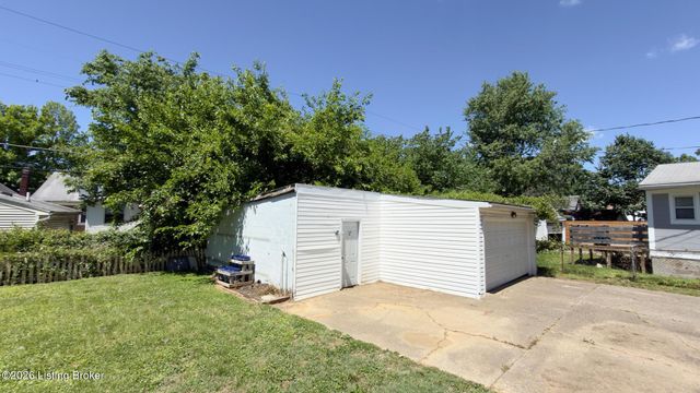 2412 Bradley Ave, Louisville, KY 40217