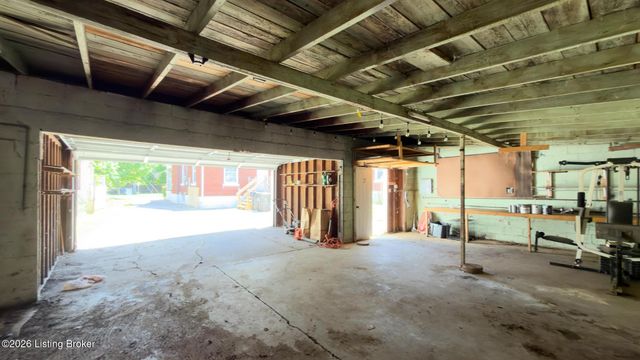 2412 Bradley Ave, Louisville, KY 40217