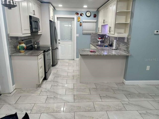 5504 ALDANA DRIVE, Tampa, FL 33614