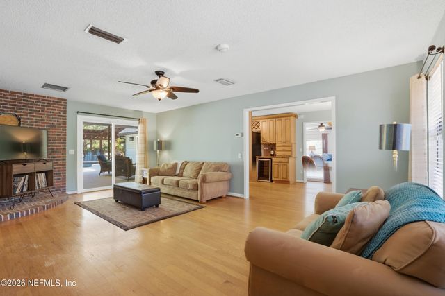 836 LAKE ASBURY Drive, Green Cove Springs, FL 32043