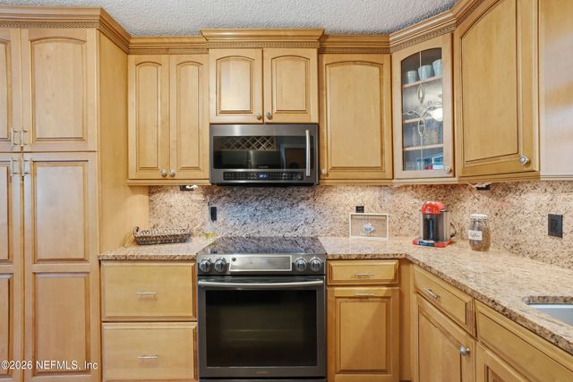 836 LAKE ASBURY Drive, Green Cove Springs, FL 32043