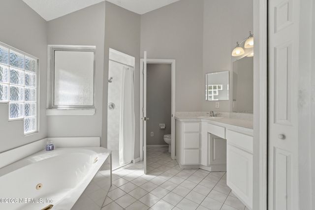 836 LAKE ASBURY Drive, Green Cove Springs, FL 32043