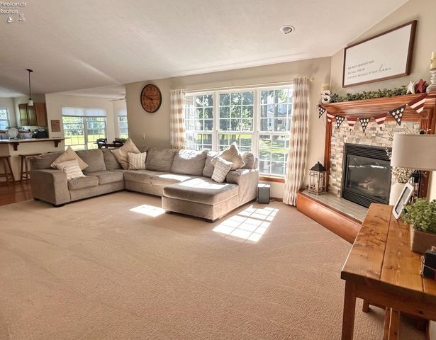 1052 Arrowhead, Vermilion, OH 44089