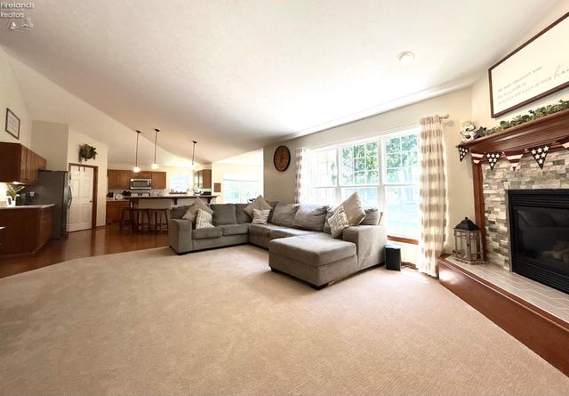 1052 Arrowhead, Vermilion, OH 44089