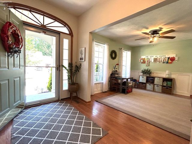 1052 Arrowhead, Vermilion, OH 44089