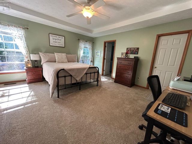 1052 Arrowhead, Vermilion, OH 44089