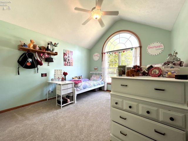 1052 Arrowhead, Vermilion, OH 44089