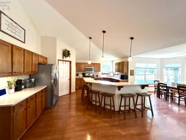1052 Arrowhead, Vermilion, OH 44089