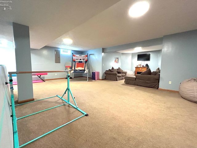1052 Arrowhead, Vermilion, OH 44089