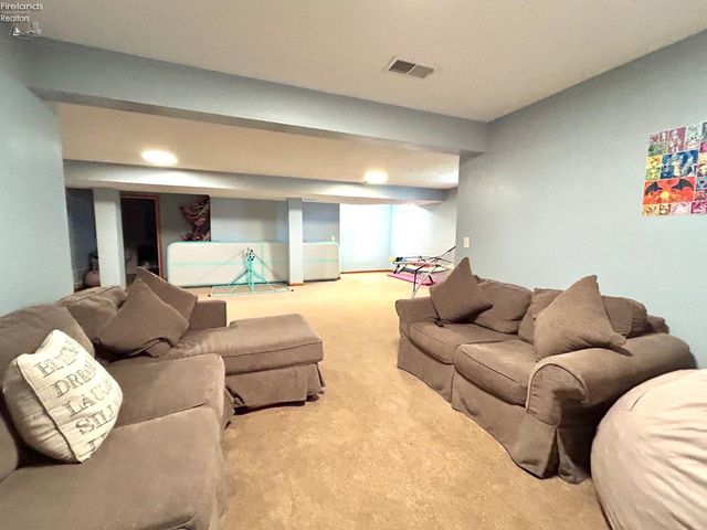 1052 Arrowhead, Vermilion, OH 44089