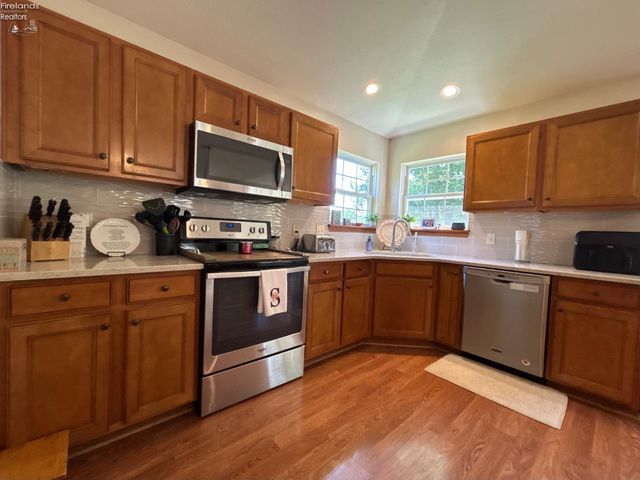 1052 Arrowhead, Vermilion, OH 44089