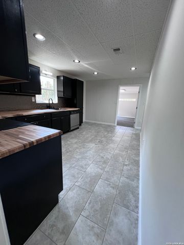 1156 Deerwood, Canyon Lake, TX 78133