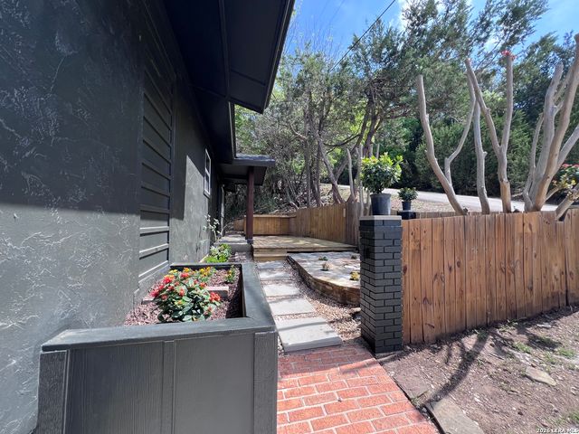 1156 Deerwood, Canyon Lake, TX 78133