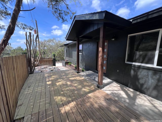 1156 Deerwood, Canyon Lake, TX 78133