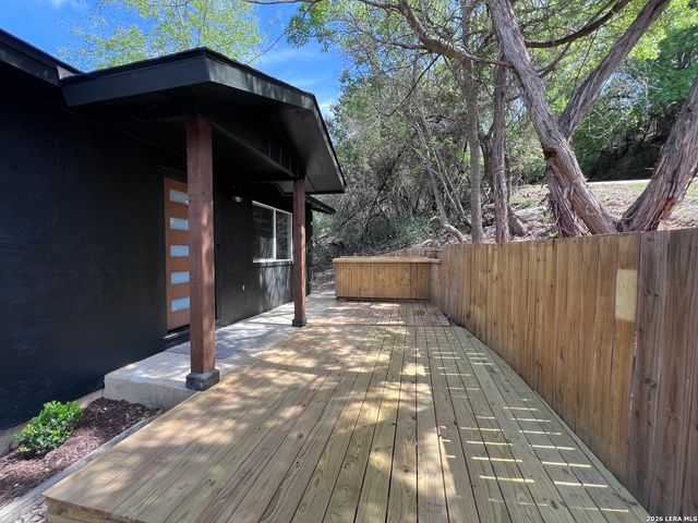 1156 Deerwood, Canyon Lake, TX 78133