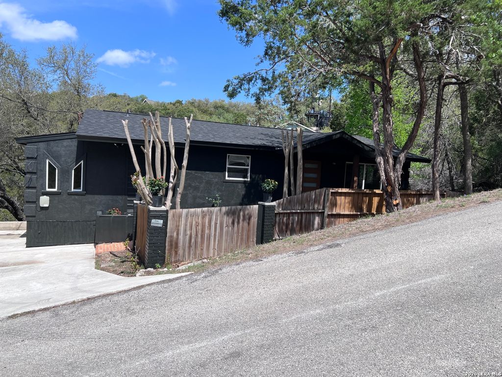 1156 Deerwood, Canyon Lake, TX 78133