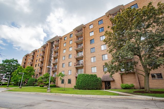 1717 W Crystal Lane 603, Mount Prospect, IL 60056