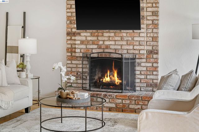 5534 Blackbird Dr, Pleasanton, CA 94566