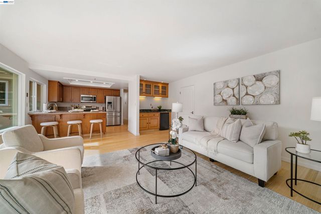 5534 Blackbird Dr, Pleasanton, CA 94566