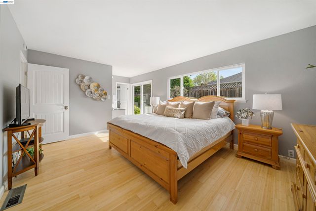 5534 Blackbird Dr, Pleasanton, CA 94566