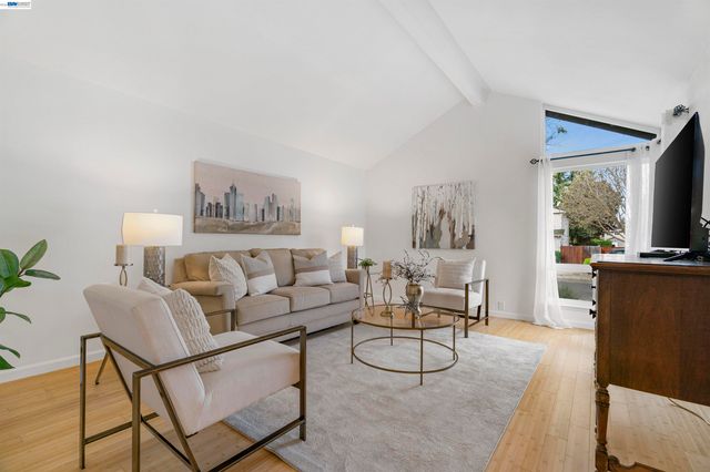 5534 Blackbird Dr, Pleasanton, CA 94566