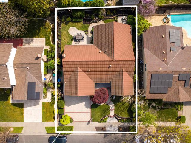 5534 Blackbird Dr, Pleasanton, CA 94566