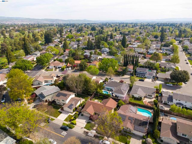 5534 Blackbird Dr, Pleasanton, CA 94566