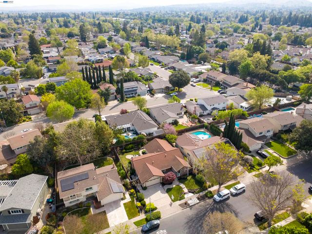 5534 Blackbird Dr, Pleasanton, CA 94566