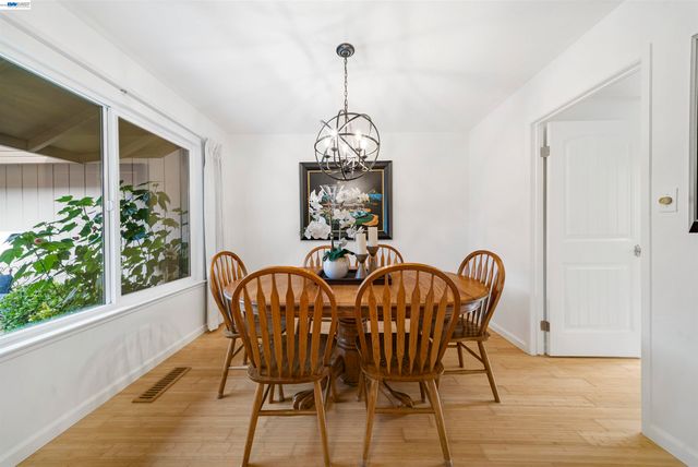 5534 Blackbird Dr, Pleasanton, CA 94566