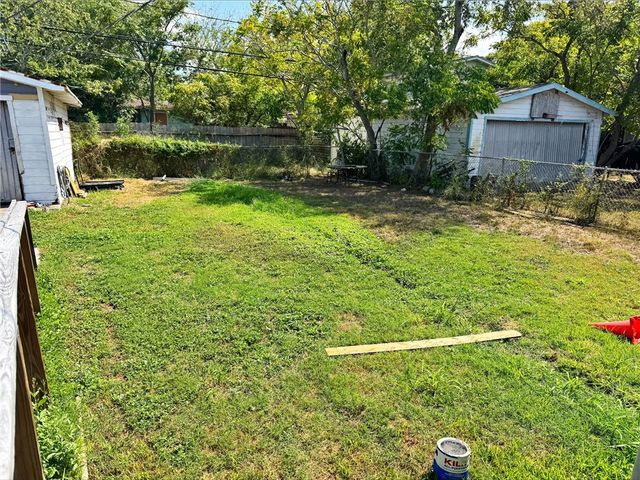1634 Brentwood Dr, Corpus Christi, TX 78415