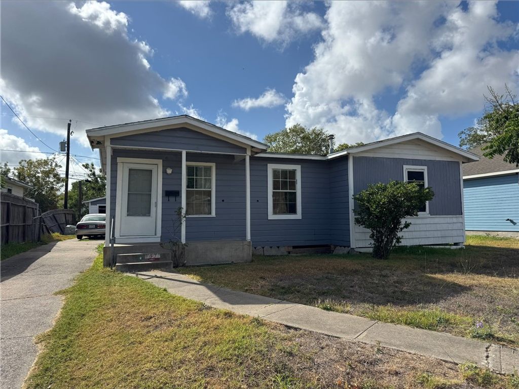 1634 Brentwood Dr, Corpus Christi, TX 78415 — exterior