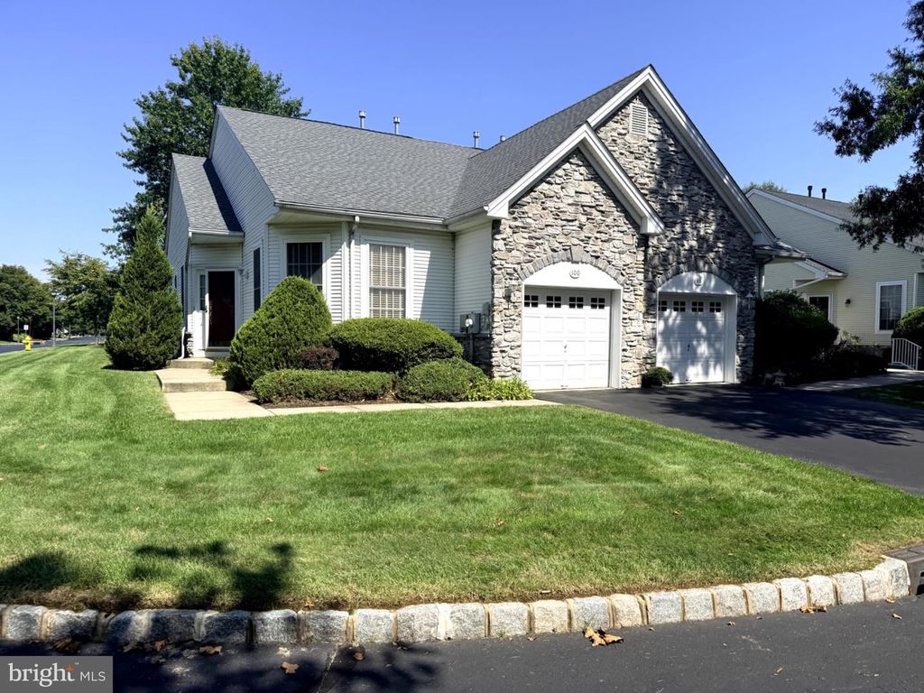 100 MEADOWLARK DR, Hamilton, NJ 08690 — exterior