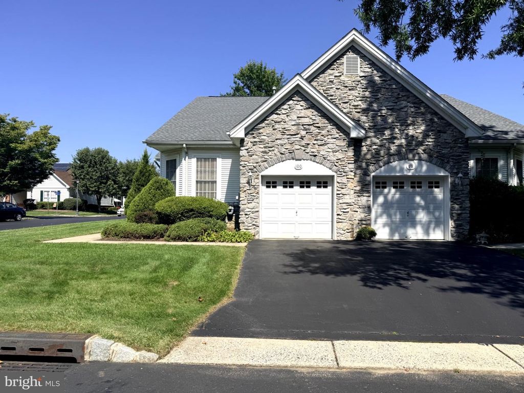 100 MEADOWLARK DR, Hamilton, NJ 08690 — photo 2